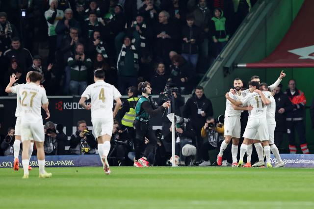 Gladbach celebrate Engelhardt’s goal vs. Leverkusen - 7 Feb 2026
