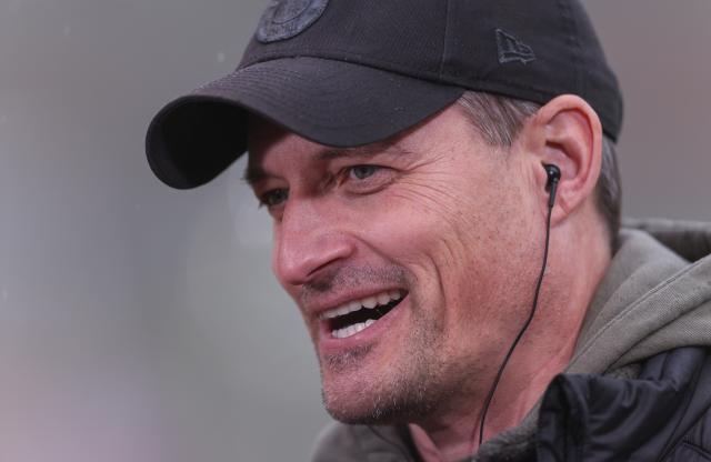 Head coach of St. Pauli, Alexander Blessin