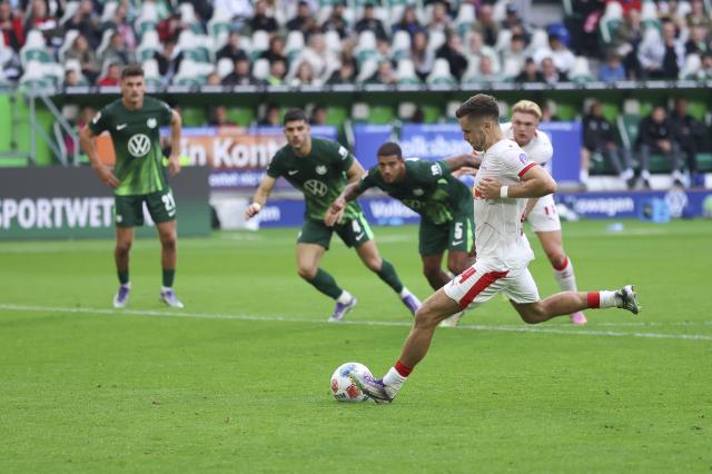 Christoph Baumgartner takes a last-minute penalty for RB Leipzig at Volkswagen Arena, 27. September 2025.