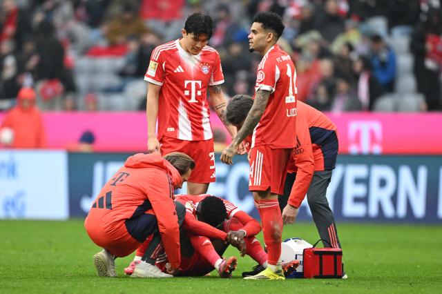 Alphonso Davies after his injury against Eintracht Frankfurt.