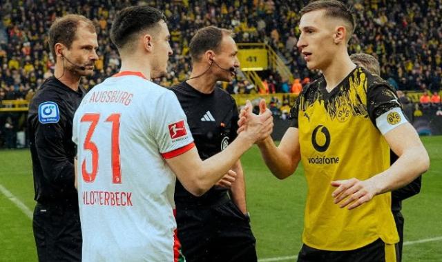 Nico and Keven Schlotterbeck ahead of kick-off.