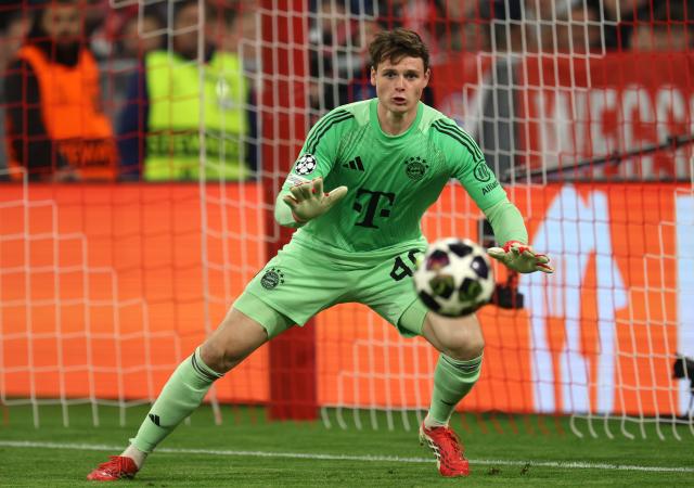 Jonas Urbig for FC Bayern.