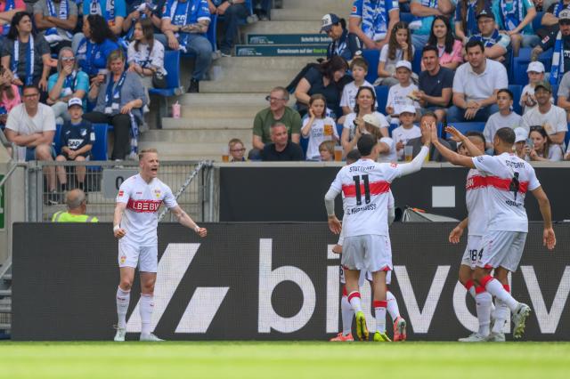 Jogadores do Stuttgart comemorando Jogadores do Stuttgart comemorando
