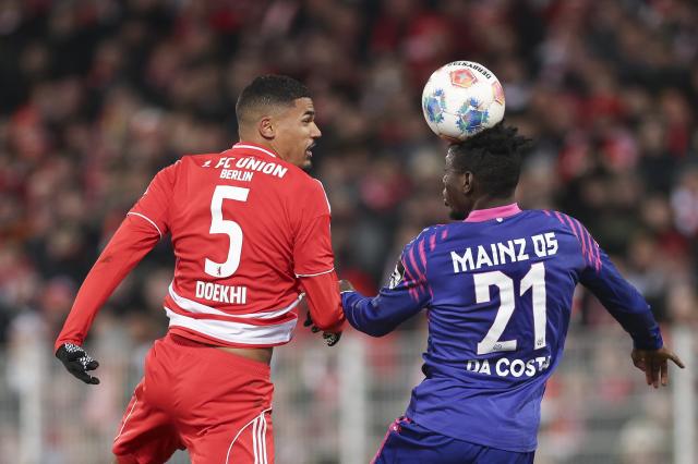 Danilho Doekhi (FCU) battles with Danny da Costa (M05) - 10 Jan 2026