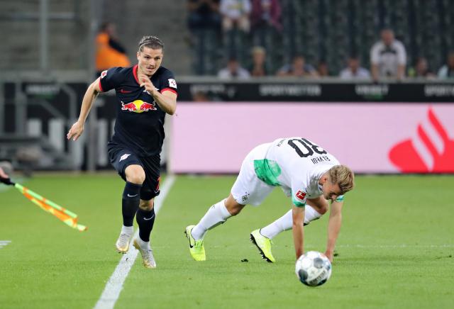 Marcel Sabitzer (left) is the highest-scoring Fantasy Bundesliga midfielder so far.