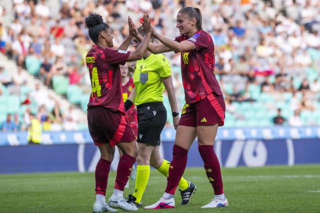 Shekiera Martinez of Germany celebrates 