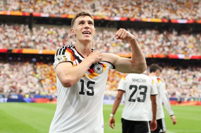 Nico Schlotterbeck celebrating his goal.