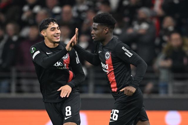 Farès Chaïbi and Junio Dina Ebimbe for Frankfurt.