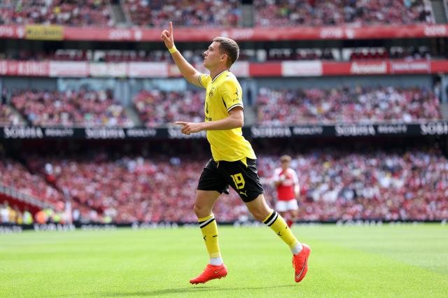 Konstantinos Karestas grabs his first Dortmund goal vs Arsenal 