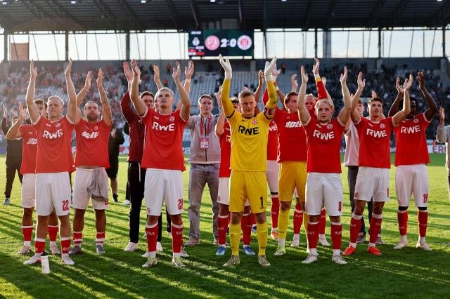 RWE celebrate victory over St. Pauli