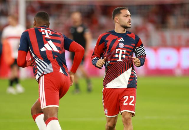 Arijon Ibrahimovi for FC Bayern.
