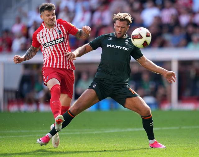 Niclas Füllkrug for Bremen.