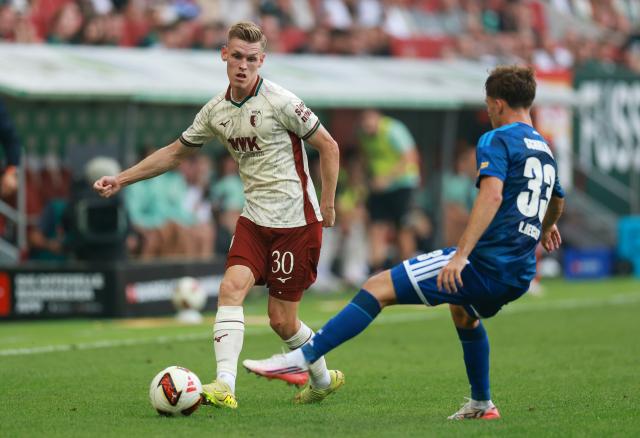 Anton Kade for Augsburg against Schalke.