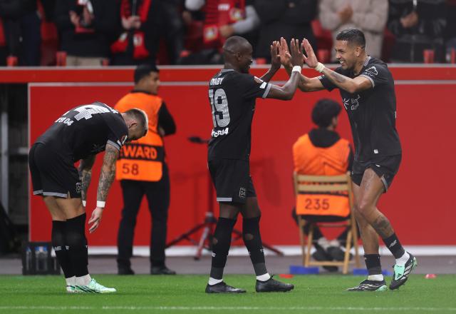 Leverkusen celebrate Medina’s goal vs. Celje 