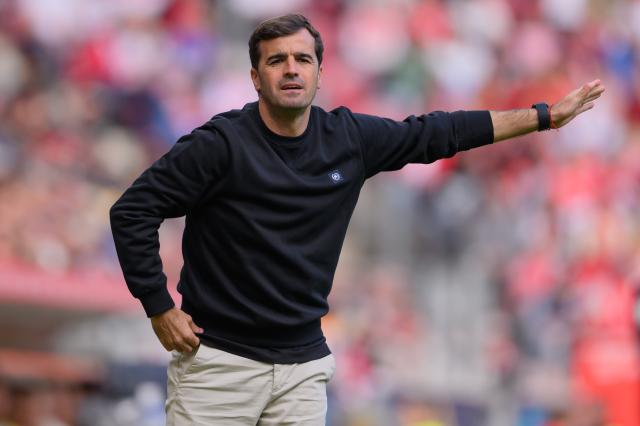 Carles Martinez on the touchline as Bayer Leverkusen boss against Mainz.
