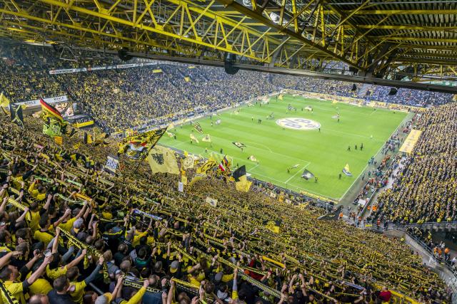 Dortmund will face Gladbach at Signal Iduna Park.