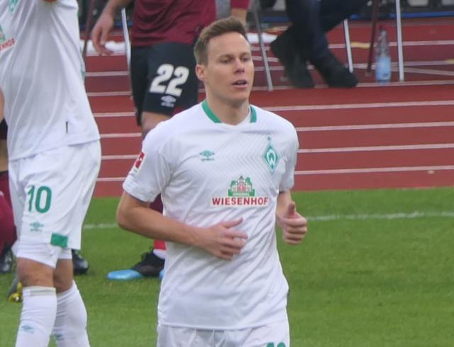 Niklas Moisander was sent off against Heidenheim.