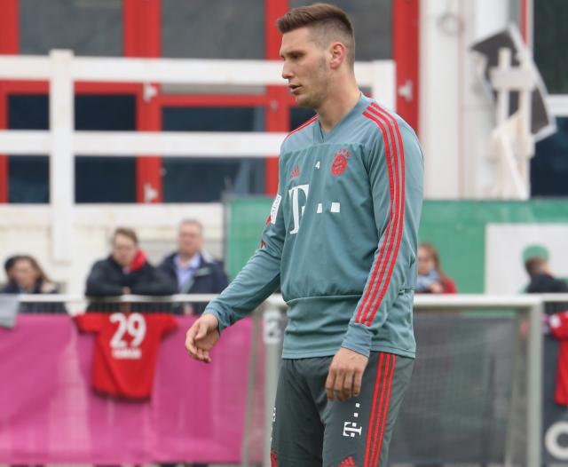 Niklas Süle will come into Bayern's starting line-up against Augsburg.