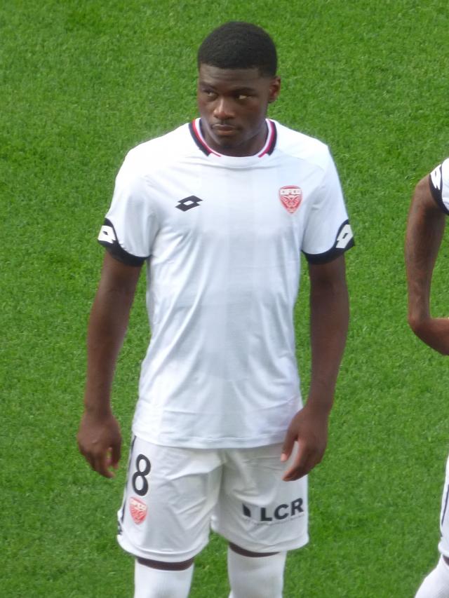 PSG prospect Éric Junior Dina Ebimbe