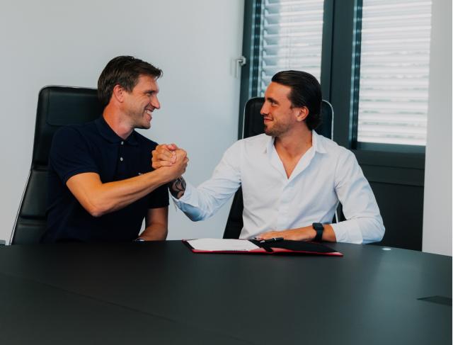 Luca Pellegrini (right) joined Frankfurt on loan a week ago.