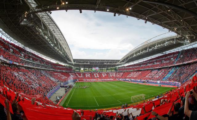 RB Leipzig take on Bayern München at Red Bull Arena.