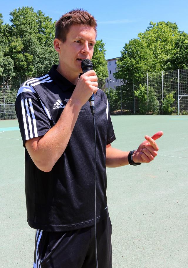 DFB official Daniel Siebert