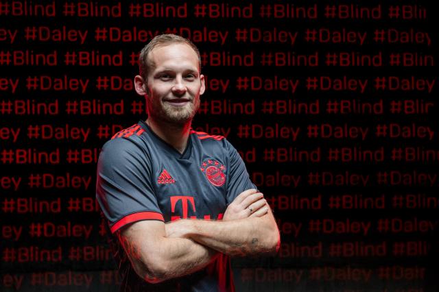 Official: Blind signs with Bayern