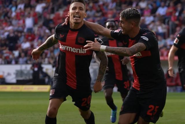 Leverkusen players celebrating