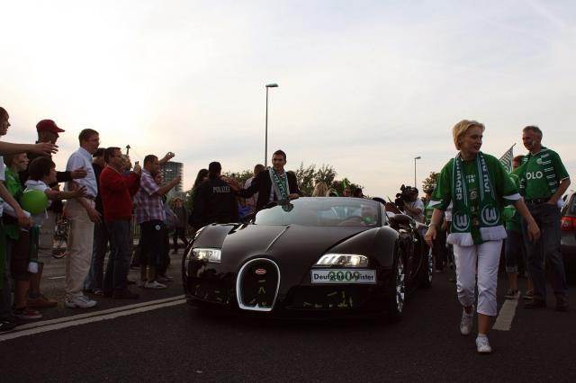 Edin Dzeko celebrates after winning the championship.