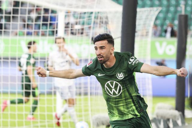 Mohamed Amoura celebrates Wolfsburg's first goal in the first minute against Hoffenheim, 9. May 2025.
