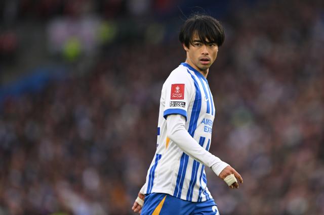 Brighton's Kaoru Mitoma in action against Nottingham Forest in FA Cup quarterfinal, 29. March 2025.