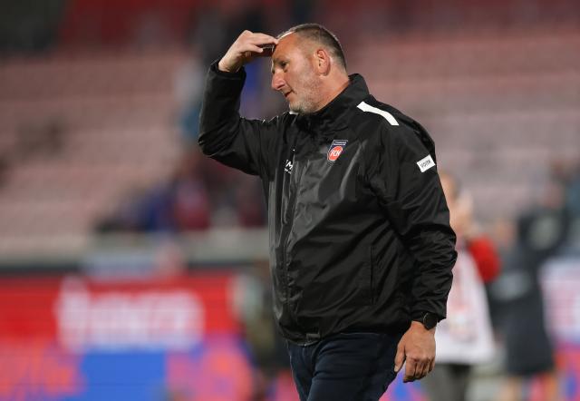 Frank Schmidt expects a physcial game