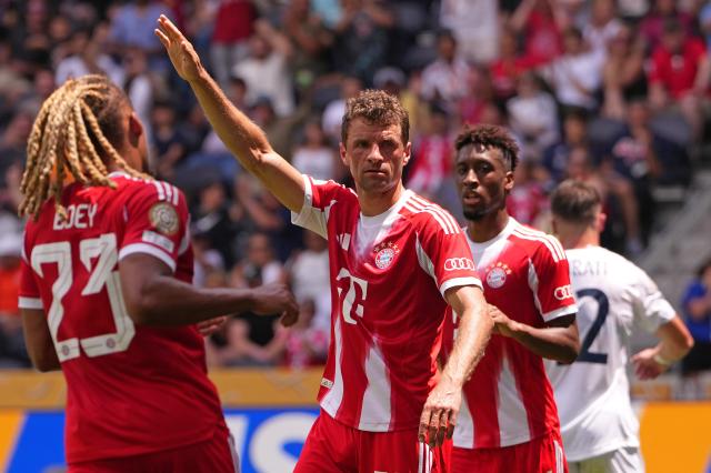 Bayern Munich players celebrating their victory against Auckland City.