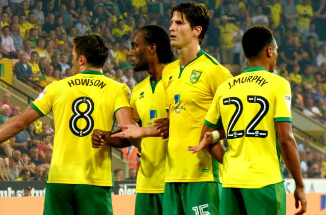 Timm Klose (in the middle to the right).