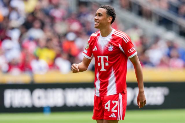 Jamal Musiala in one of his last Bayern games with the number 42 kit.
