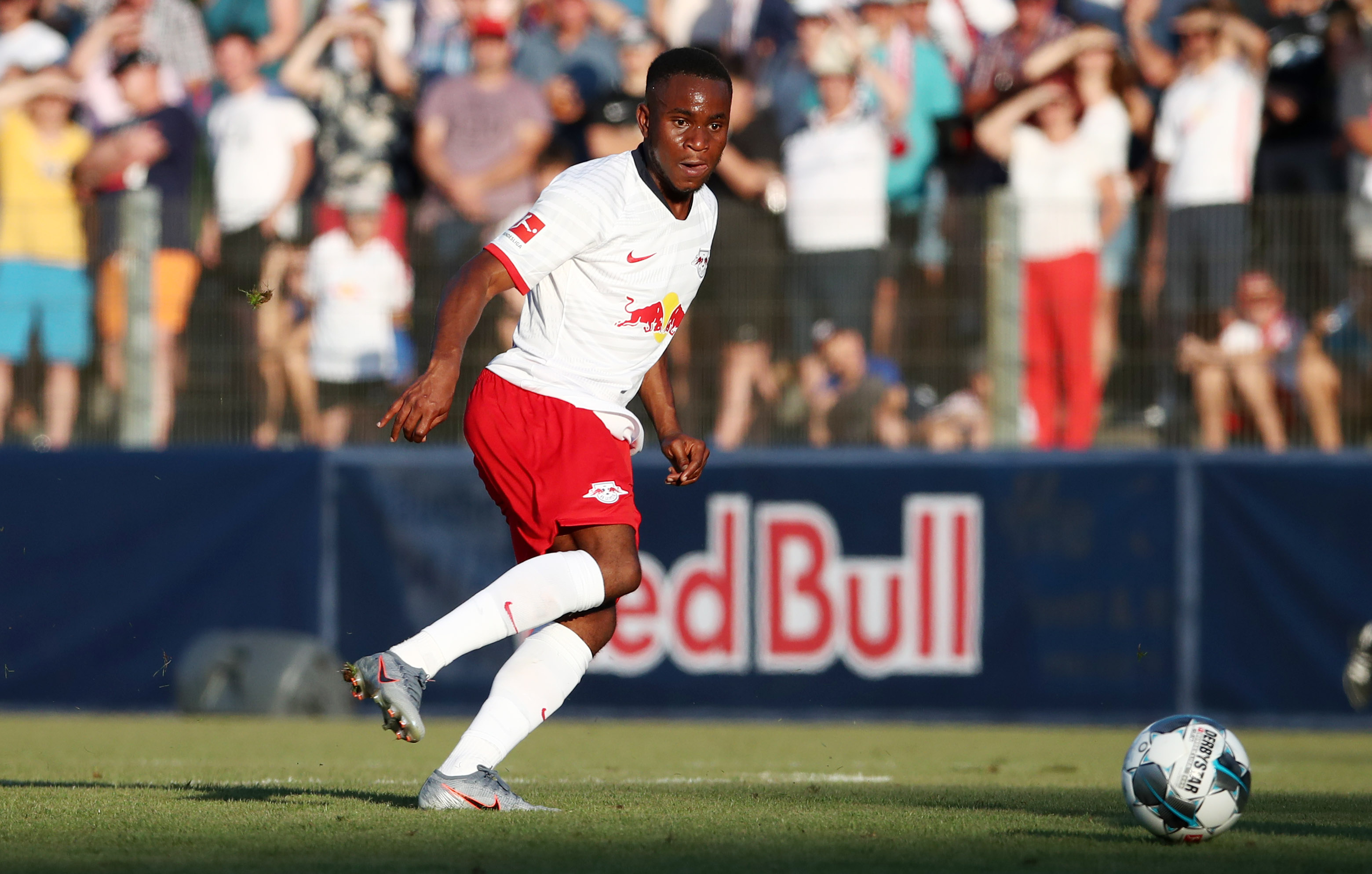 Ademola Lookman set to join Fulham on loan from RB Leipzig